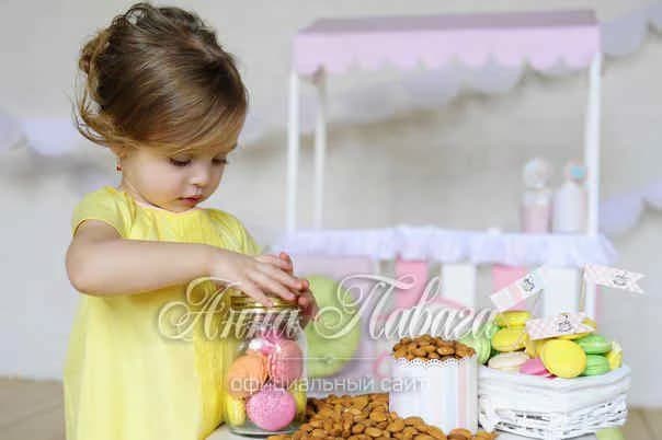 Анна Павага — La Confiserie Francese, кадр 1